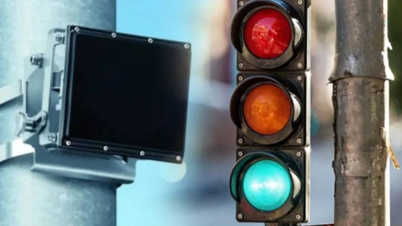 Kırmızı, Sarı Ve Yeşil Yetmedi! Trafik Işıklarına Dördüncü Renk Geldi